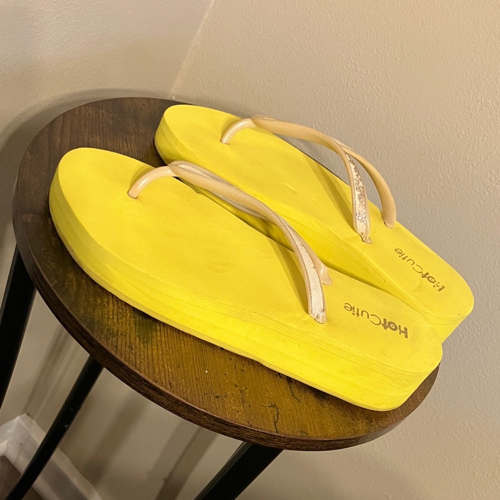 Yellow Platform Flip Flop Sandals - Women's Casual Beach Style